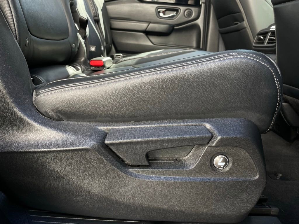 Certified 2025 Honda Pilot EX-L image 35