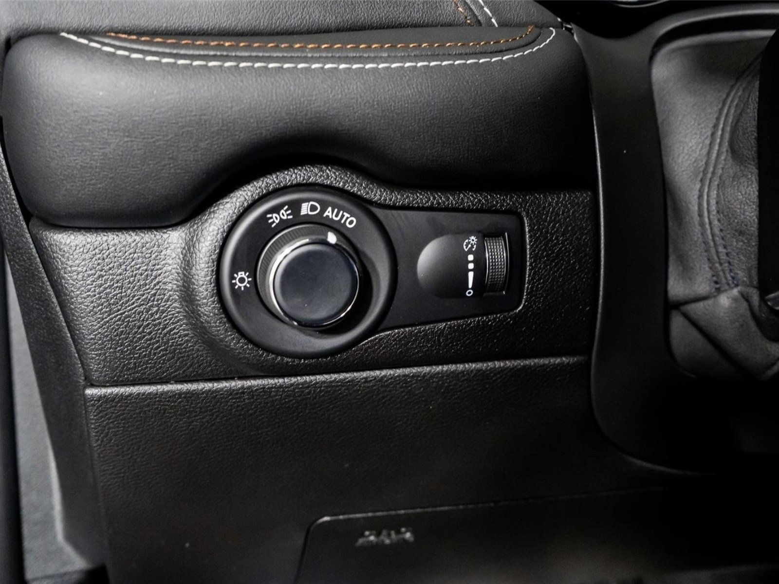 Used 2025 Dodge Durango SRT Hellcat AWD/4WD image 44