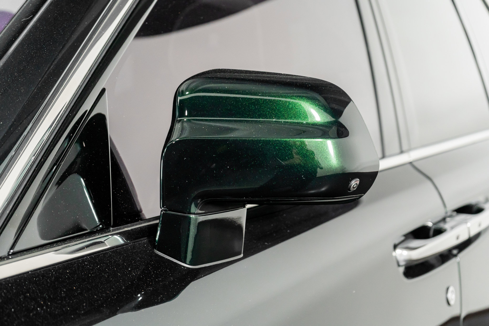 Used 2023 Rolls-Royce Cullinan w/ Cullinan Package image 19