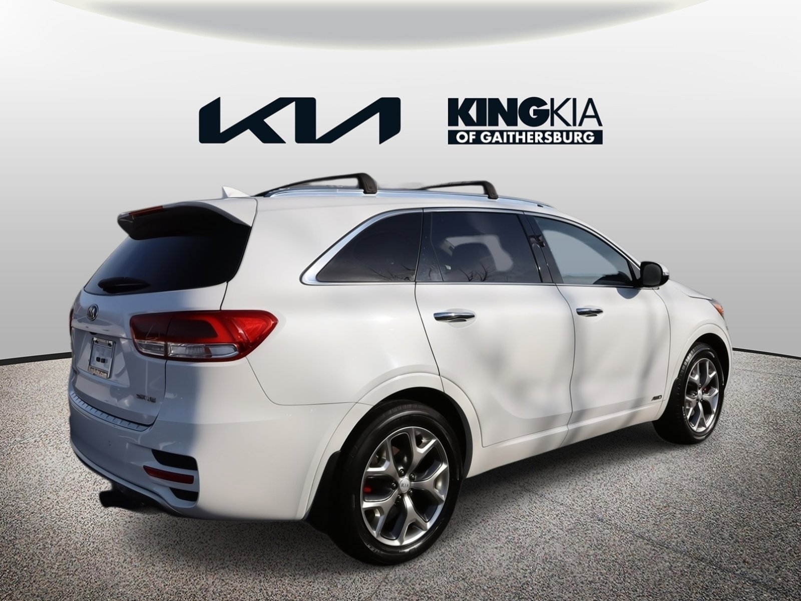 Used 2017 Kia Sorento SX image 3