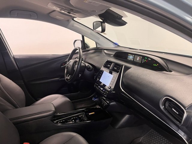 Used 2022 Toyota Prius XLE image 11