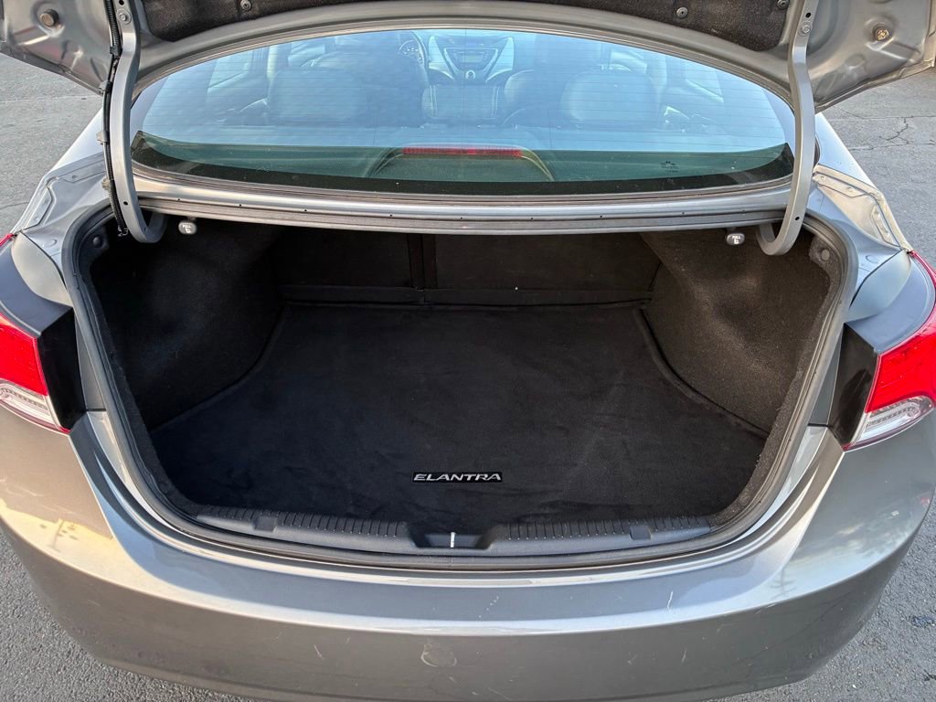 Used 2013 Hyundai Elantra Limited FWD image 12
