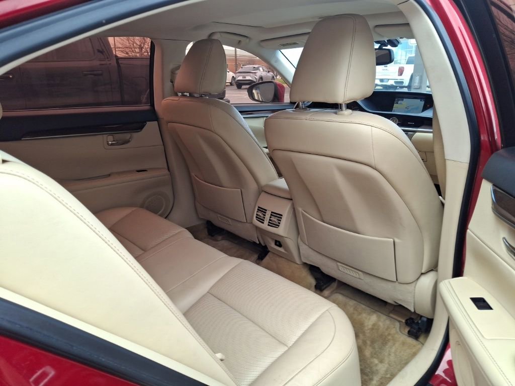 Used 2015 Lexus ES 350 w/ Luxury Package image 2