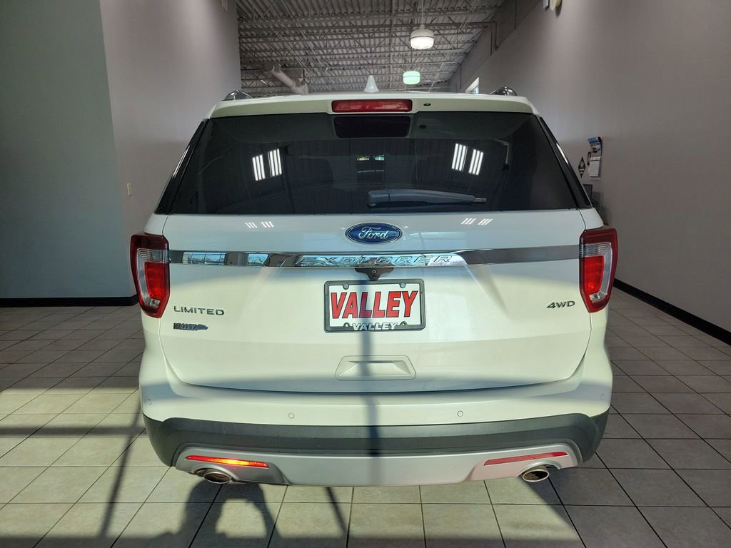 Used 2017 Ford Explorer Limited image 11