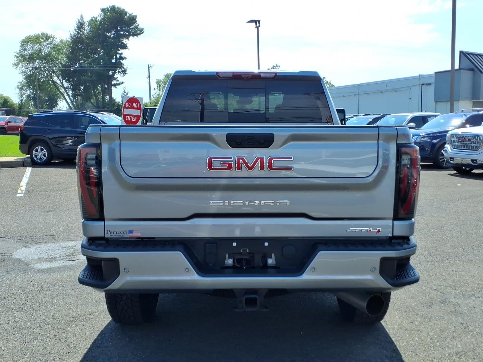 Used 2026 GMC Sierra 2500 AT4 w/ AT4 Premium Plus Package AWD/4WD image 4