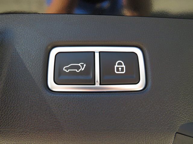 Used 2023 Kia Sorento SX Prestige image 13