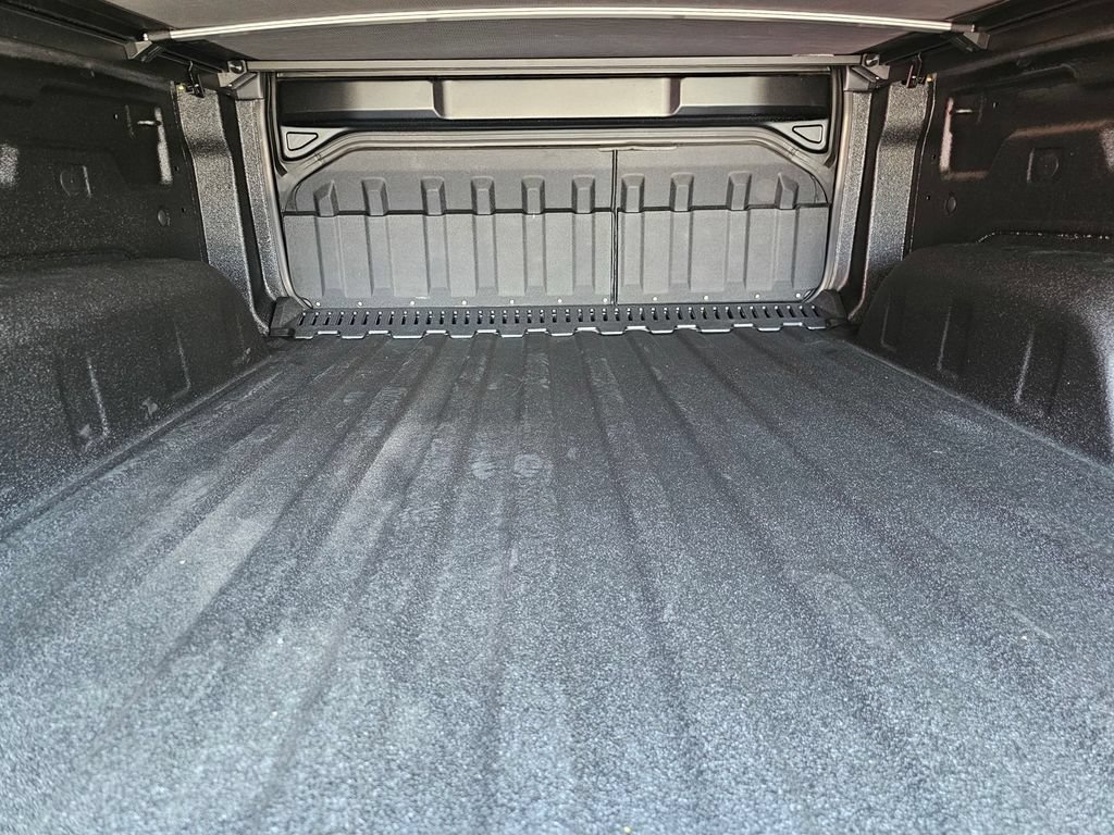 New 2026 Chevrolet Silverado EV 4x4 Crew Cab image 15