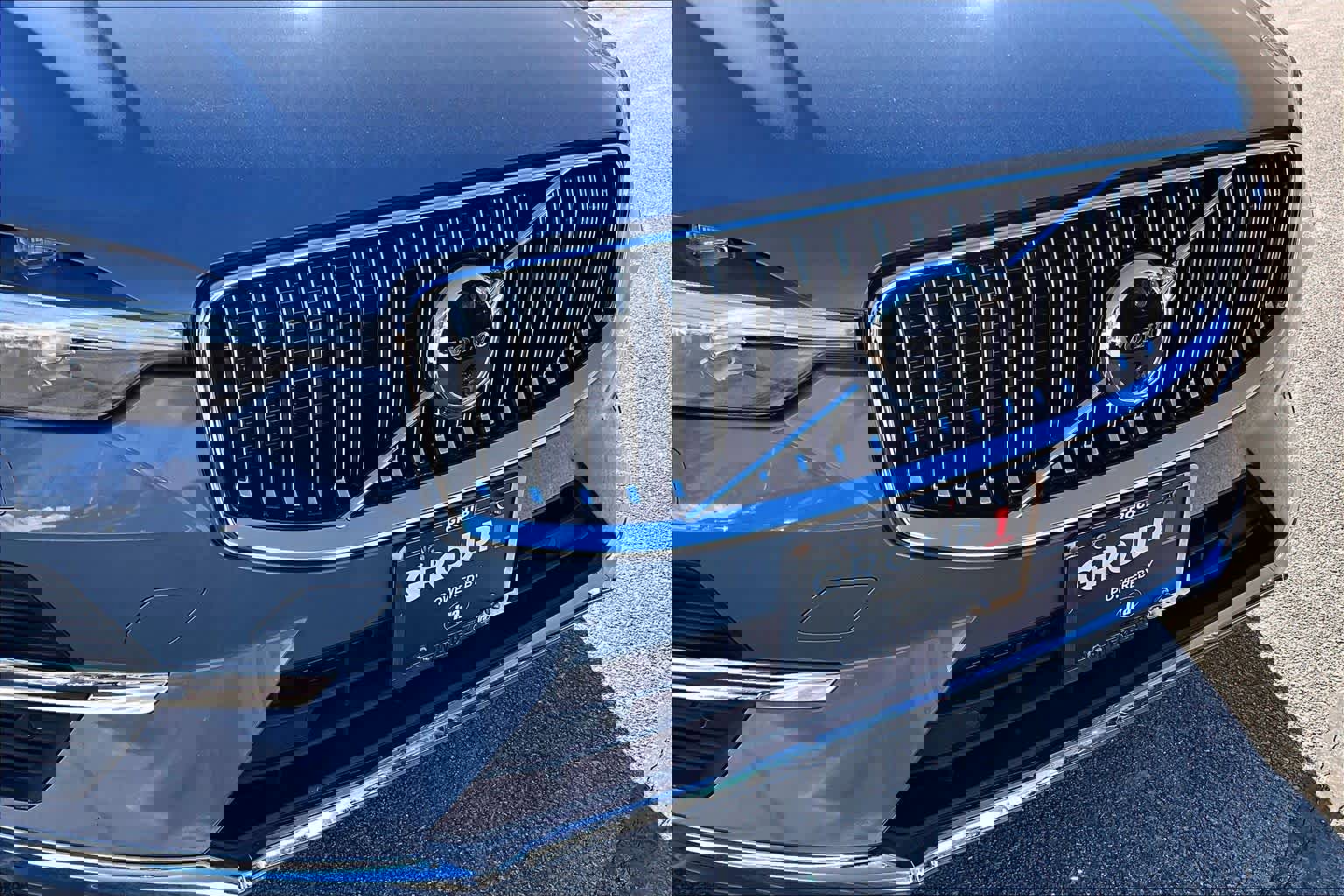 Certified 2023 Volvo XC60 B5 Plus w/ Climate Package image 29