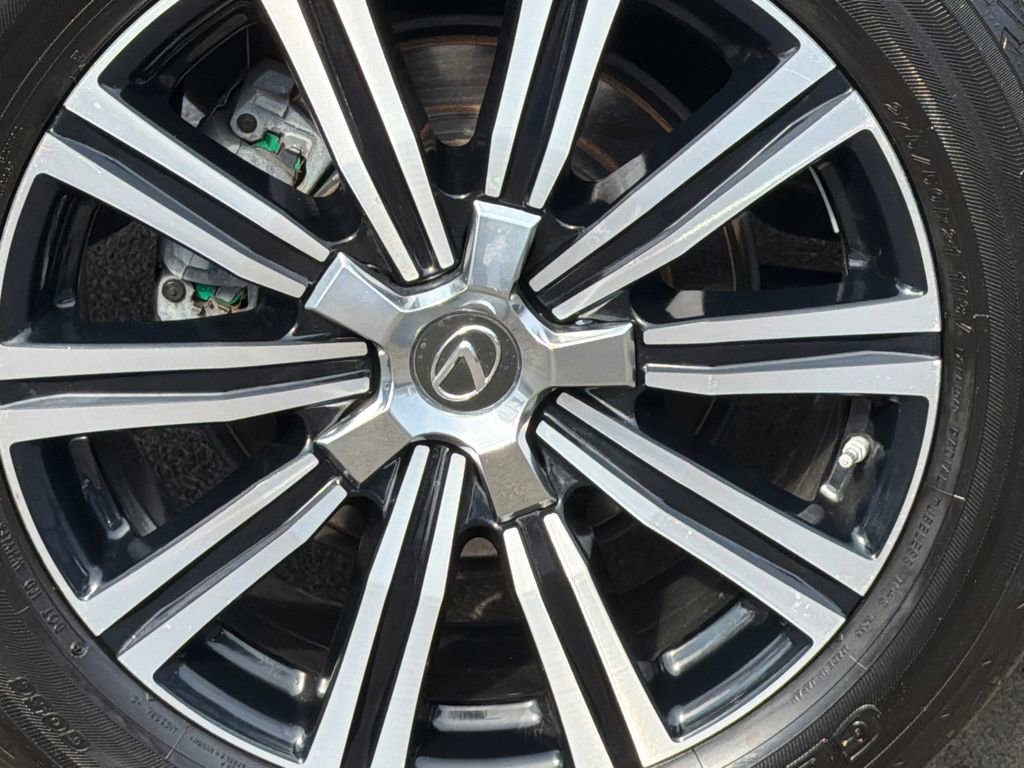 Used 2018 Lexus LX 570 4WD image 7