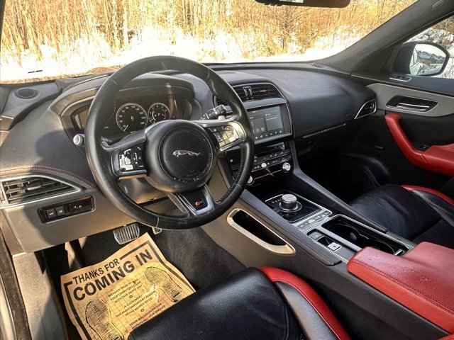 Used 2017 Jaguar F-PACE S image 12