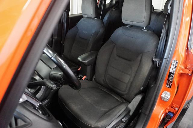 Used 2017 Jeep Renegade Altitude image 8