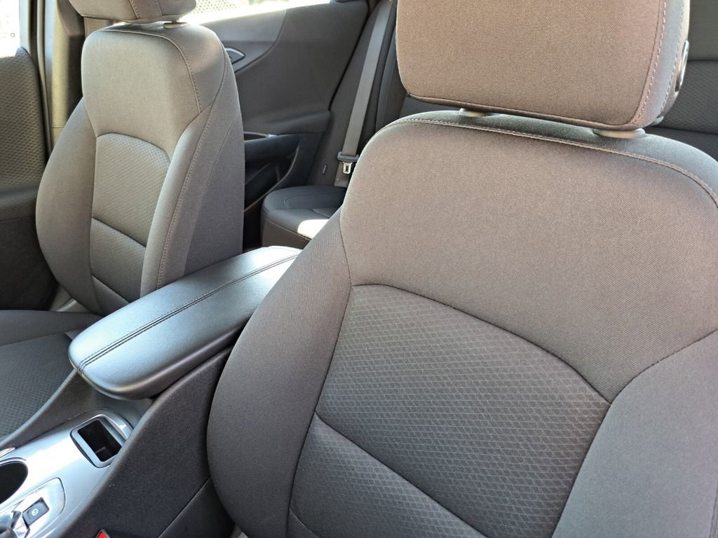 Used 2025 Chevrolet Malibu LT image 18