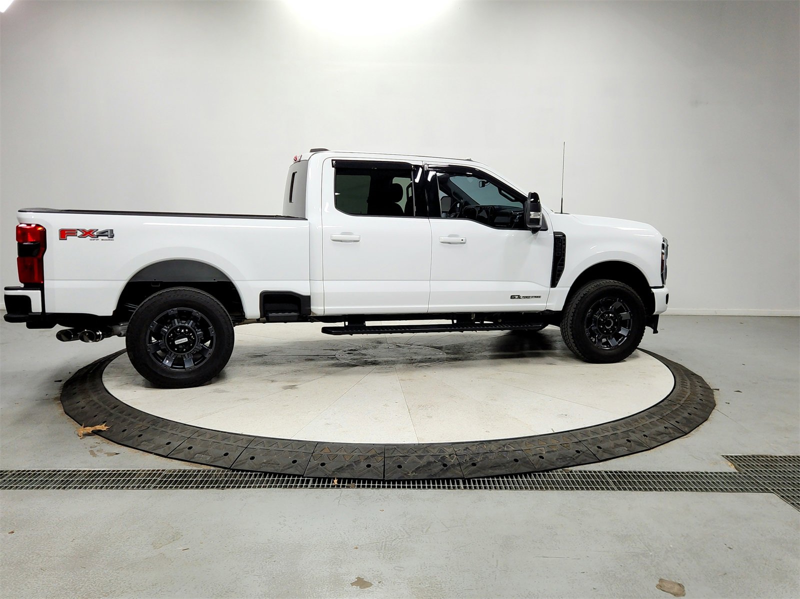 Used 2024 Ford F250 Lariat w/ Sport Appearance Package image 8