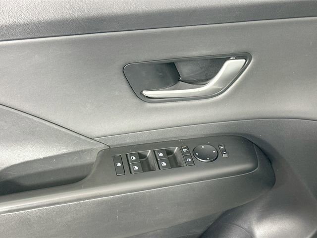 Used 2024 Hyundai Kona Limited AWD/4WD image 26