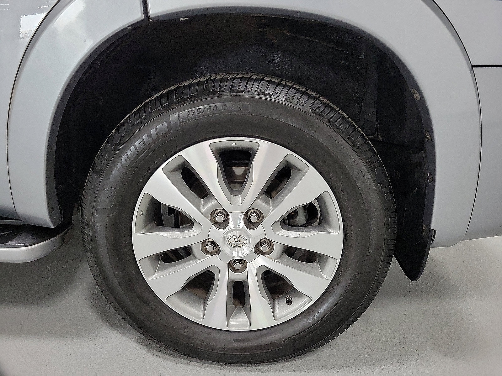 Used 2016 Toyota Sequoia Limited w/ Safety & Convenience Package AWD/4WD image 20