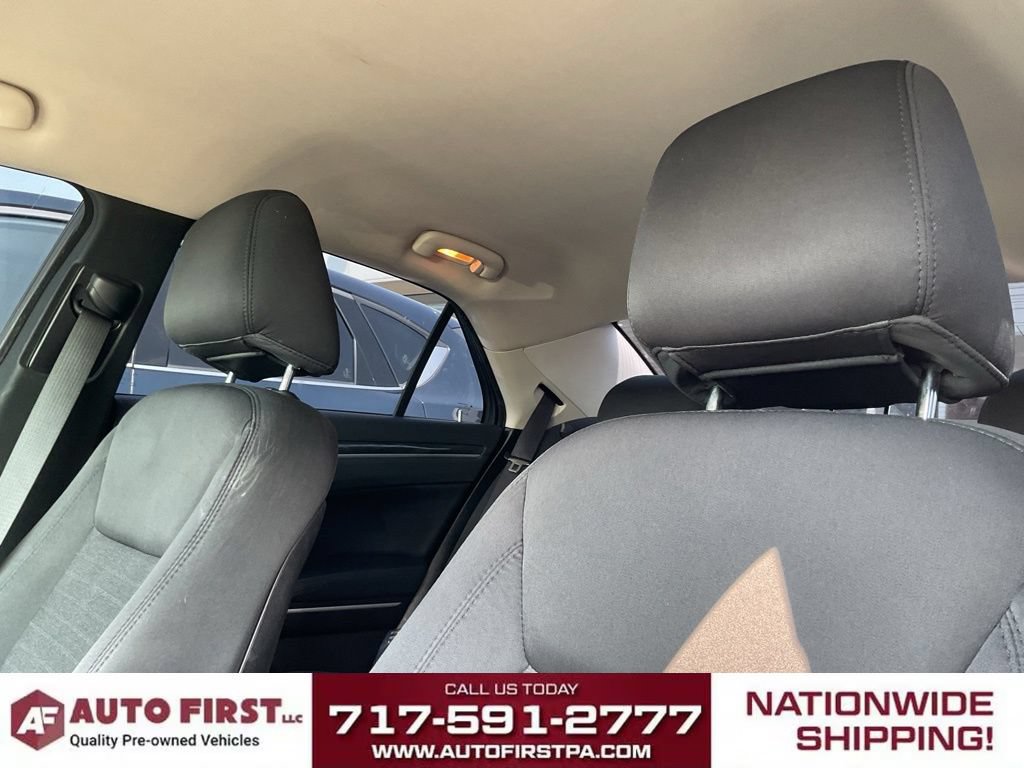 Used 2019 Chrysler 300 Touring w/ Sport Appearance Package RWD image 7