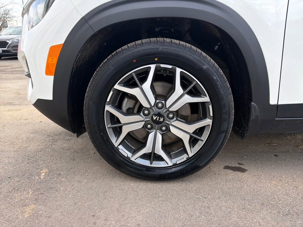 Used 2021 Kia Seltos EX image 30