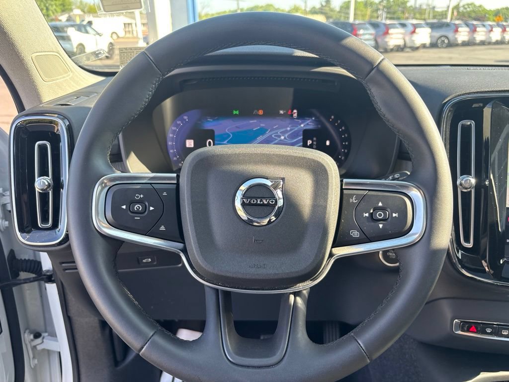 Certified 2024 Volvo XC40 B5 Plus w/ Protection Package Premier AWD/4WD image 19