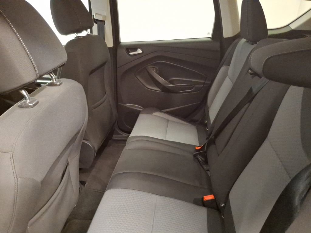 Used 2017 Ford Escape SE image 12