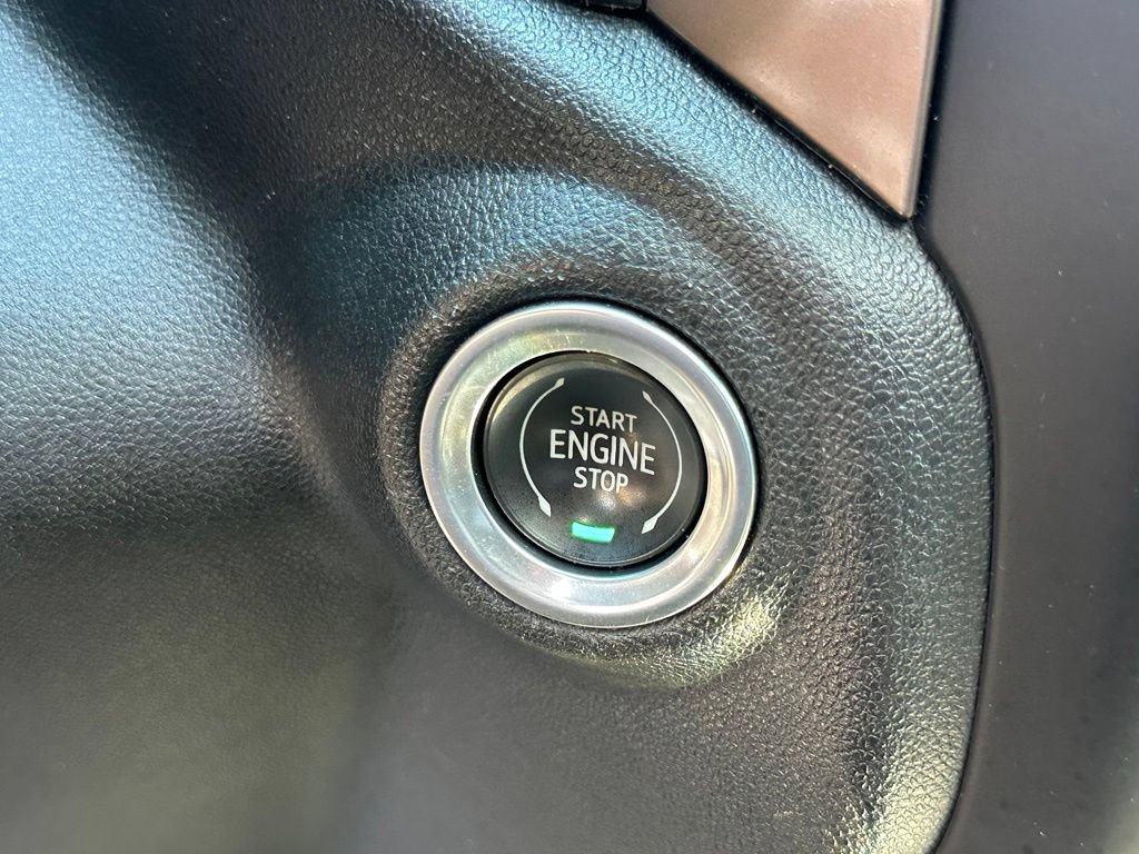 Used 2019 Chevrolet Silverado 1500 High Country w/ Technology Package AWD/4WD image 35