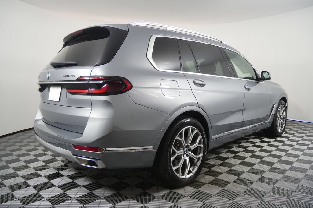 Used 2026 BMW X7 xDrive40i AWD/4WD image 3
