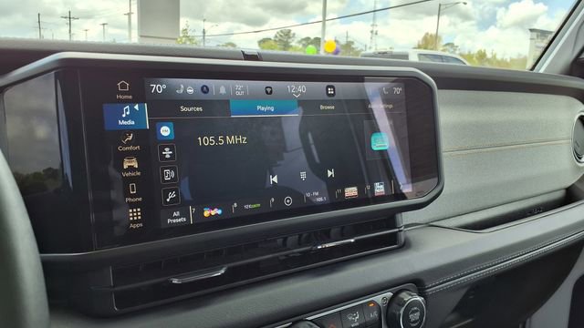 Used 2025 Jeep Wrangler Sahara image 25