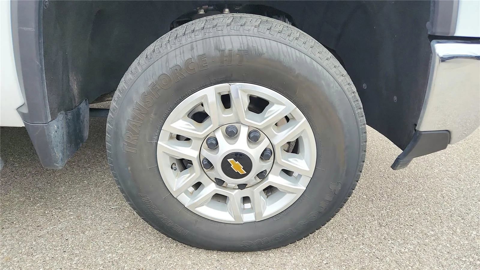 Used 2025 Chevrolet Silverado 2500 LT w/ Convenience Package image 2