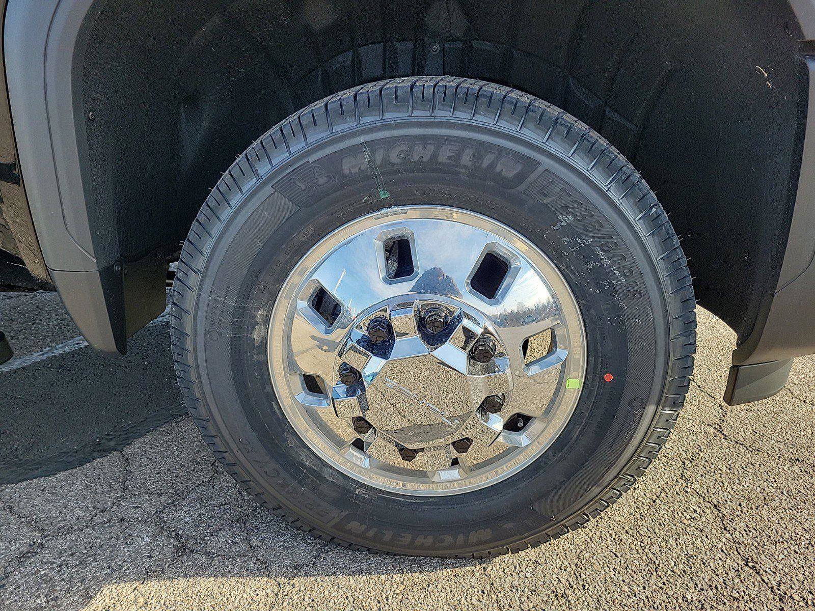 New 2026 GMC Sierra 3500 Denali w/ Denali Reserve Package image 5