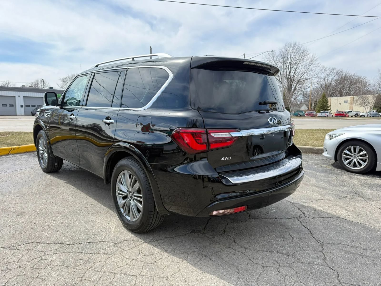Used 2020 INFINITI QX80 Luxe w/ Proassist Package AWD/4WD image 3