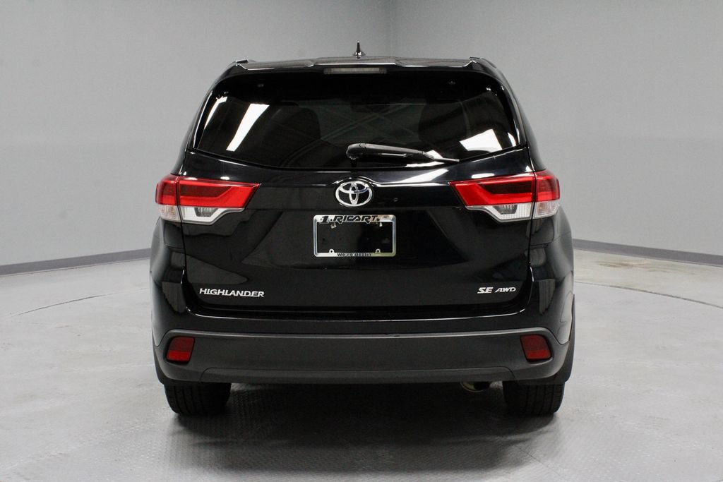 Used 2018 Toyota Highlander SE AWD/4WD image 11