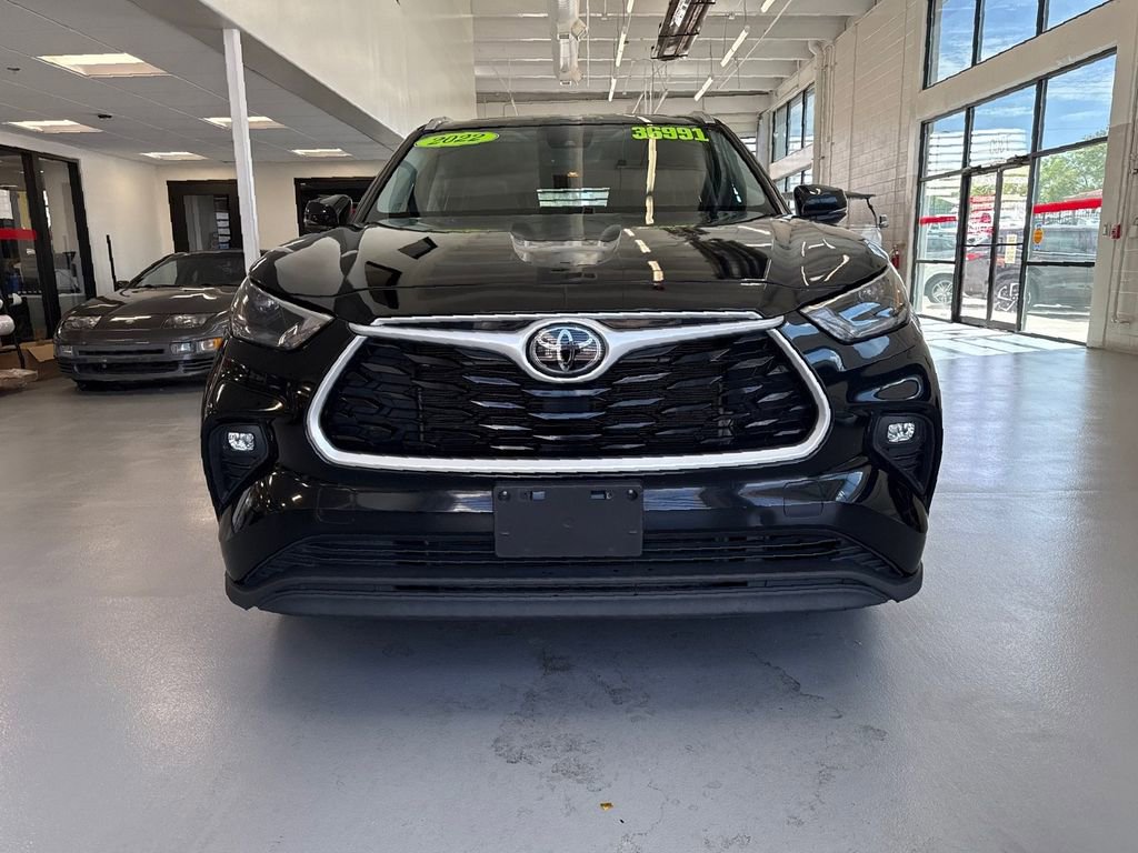 Used 2022 Toyota Highlander XLE image 26