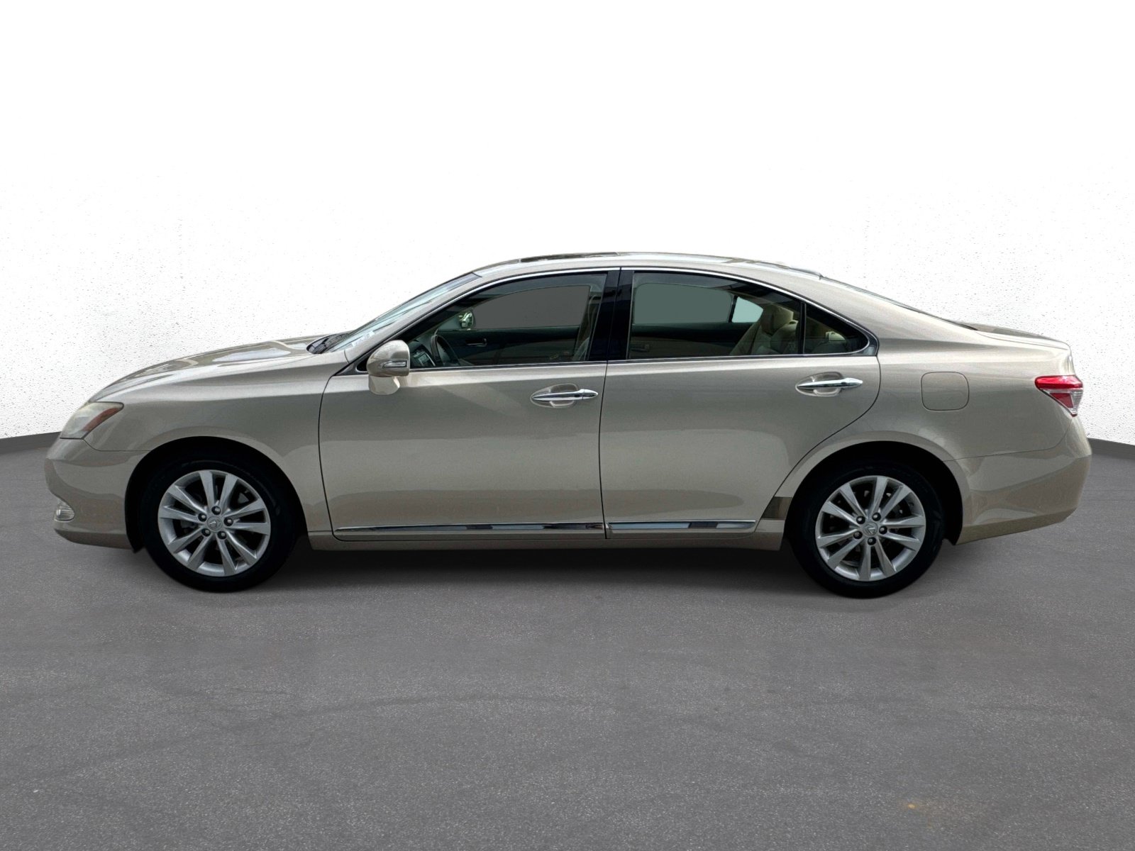 Used 2010 Lexus ES 350 w/ Preferred Accessory Package FWD image 6
