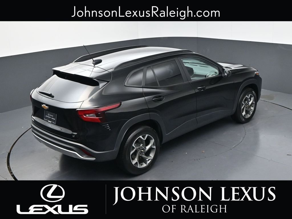 Used 2024 Chevrolet Trax LT FWD image 27