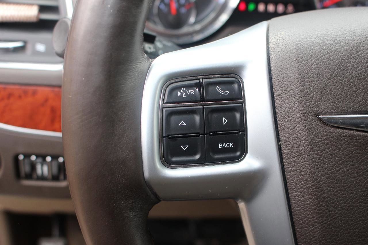 Used 2013 Chrysler Town & Country Limited w/ Trailer Tow Group FWD image 18