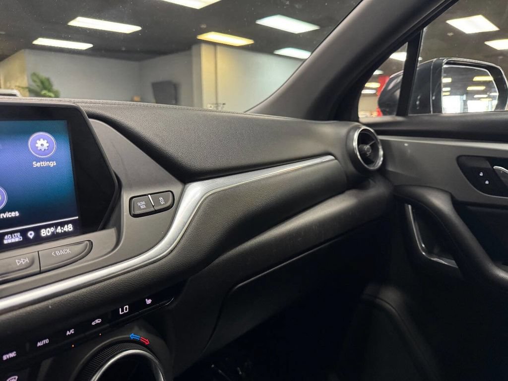Used 2019 Chevrolet Blazer LT FWD image 29