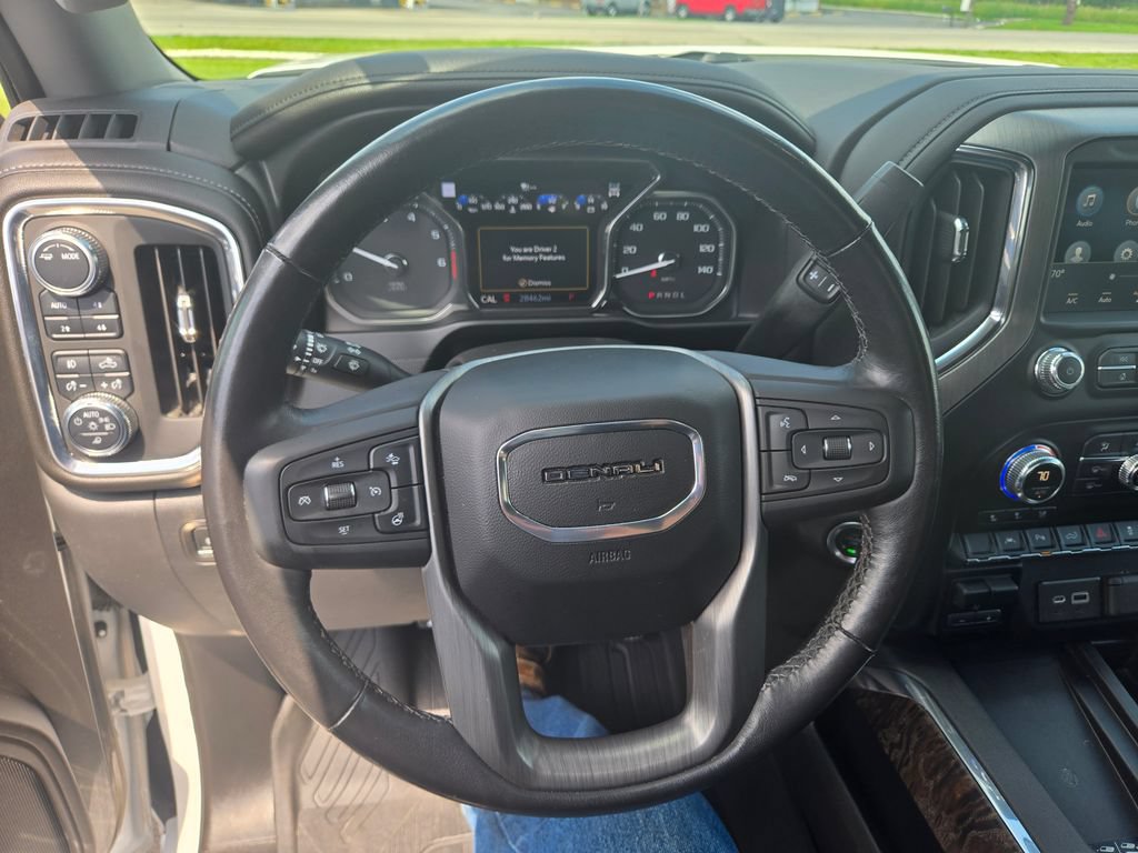 Used 2021 GMC Sierra 1500 Denali w/ Driver Alert Package II AWD/4WD image 11