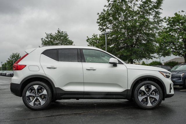 Certified 2025 Volvo XC40 B5 Core w/ Protection Package Premier image 5