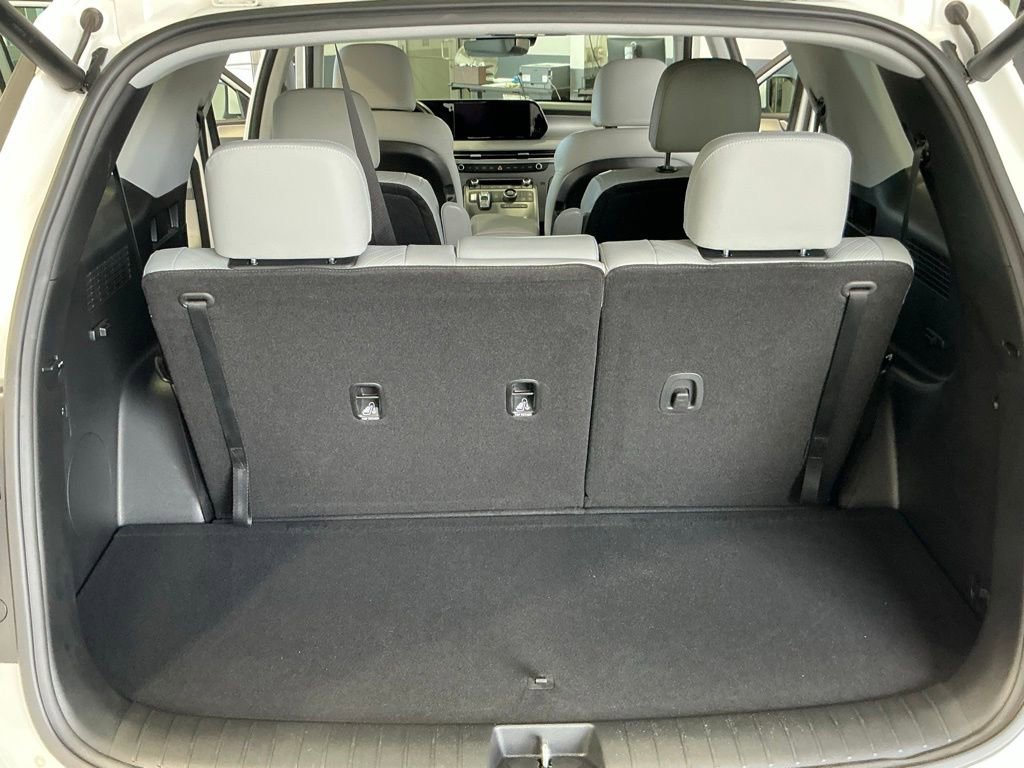 Used 2023 Hyundai Palisade SEL FWD image 32