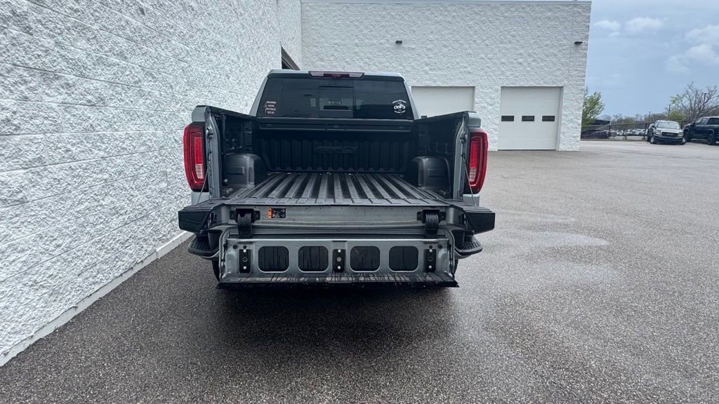 Used 2024 GMC Sierra 1500 AT4 w/ Technology Package image 10