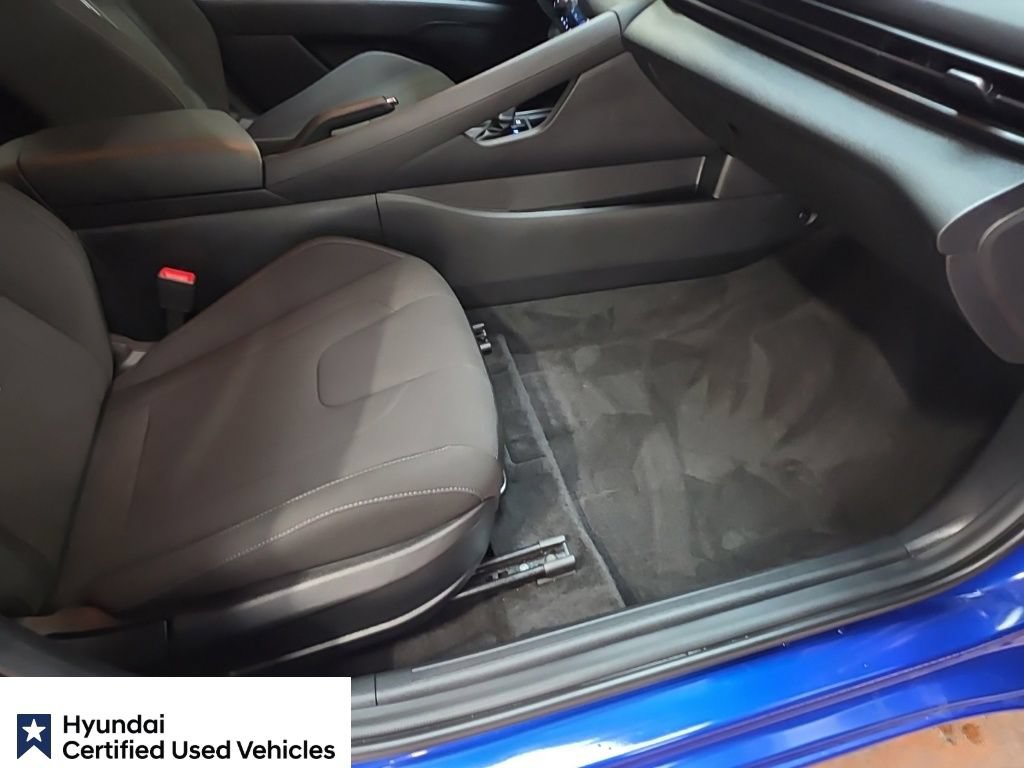 Used 2025 Hyundai Elantra Sport FWD image 12