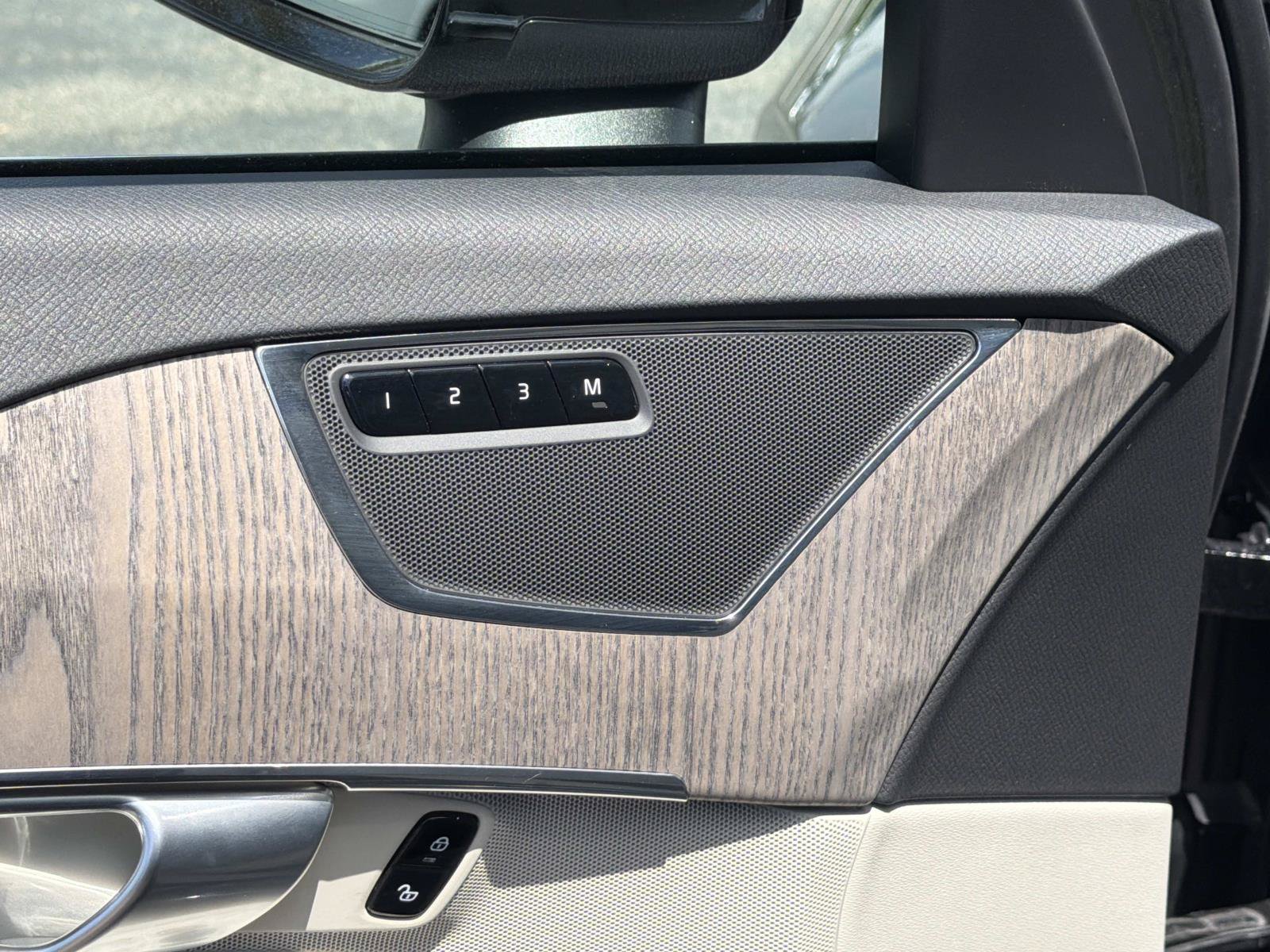 Certified 2023 Volvo XC90 B6 Plus w/ Protection Package Premier AWD/4WD image 16