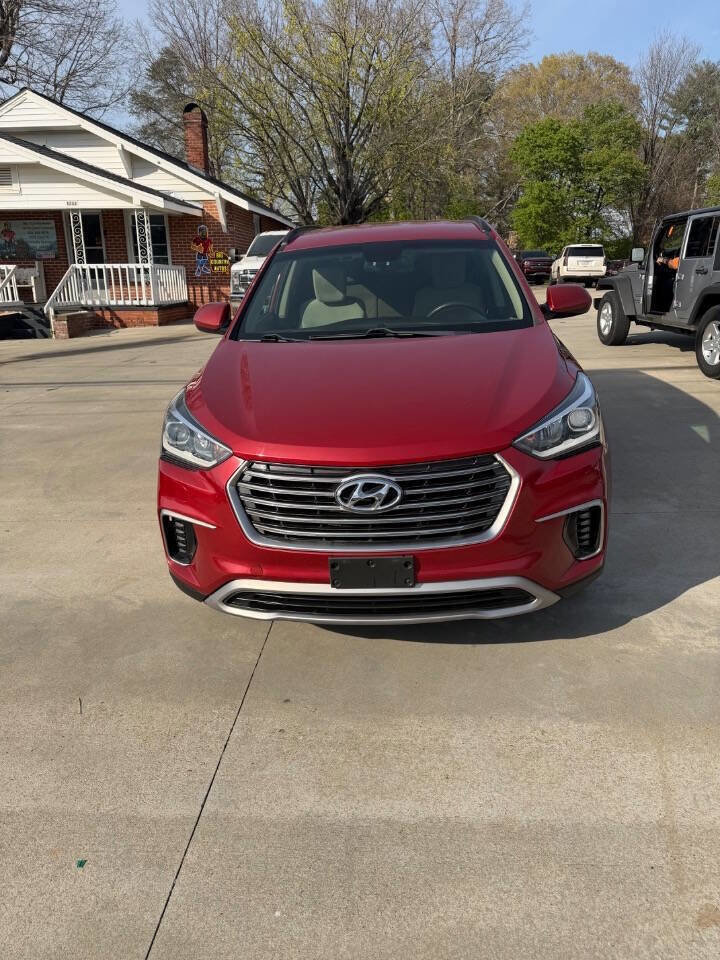 Used 2017 Hyundai Santa Fe SE w/ Cargo Package image 9