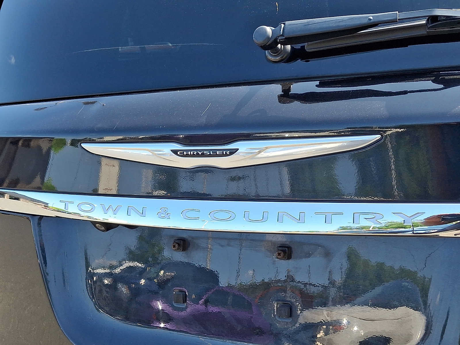 Used 2014 Chrysler Town & Country S FWD image 33