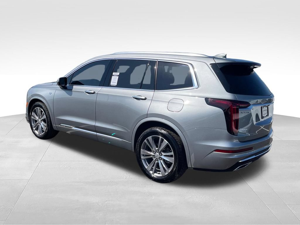 Used 2024 Cadillac XT6 Premium Luxury FWD image 3