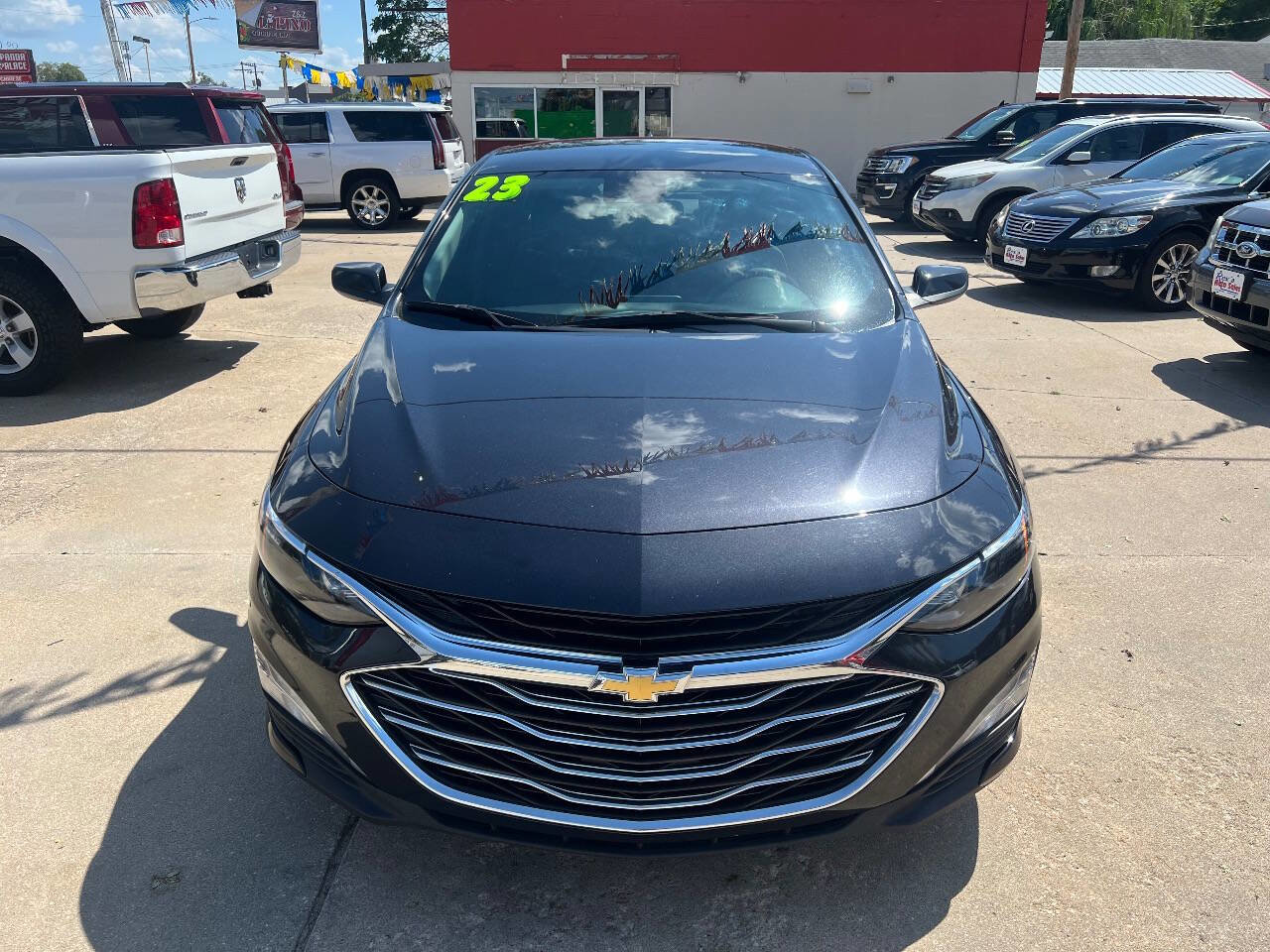 Used 2023 Chevrolet Malibu LT image 3