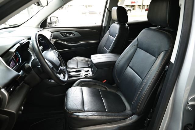 Used 2020 Chevrolet Traverse LT w/ Driver Confidence II Package image 19