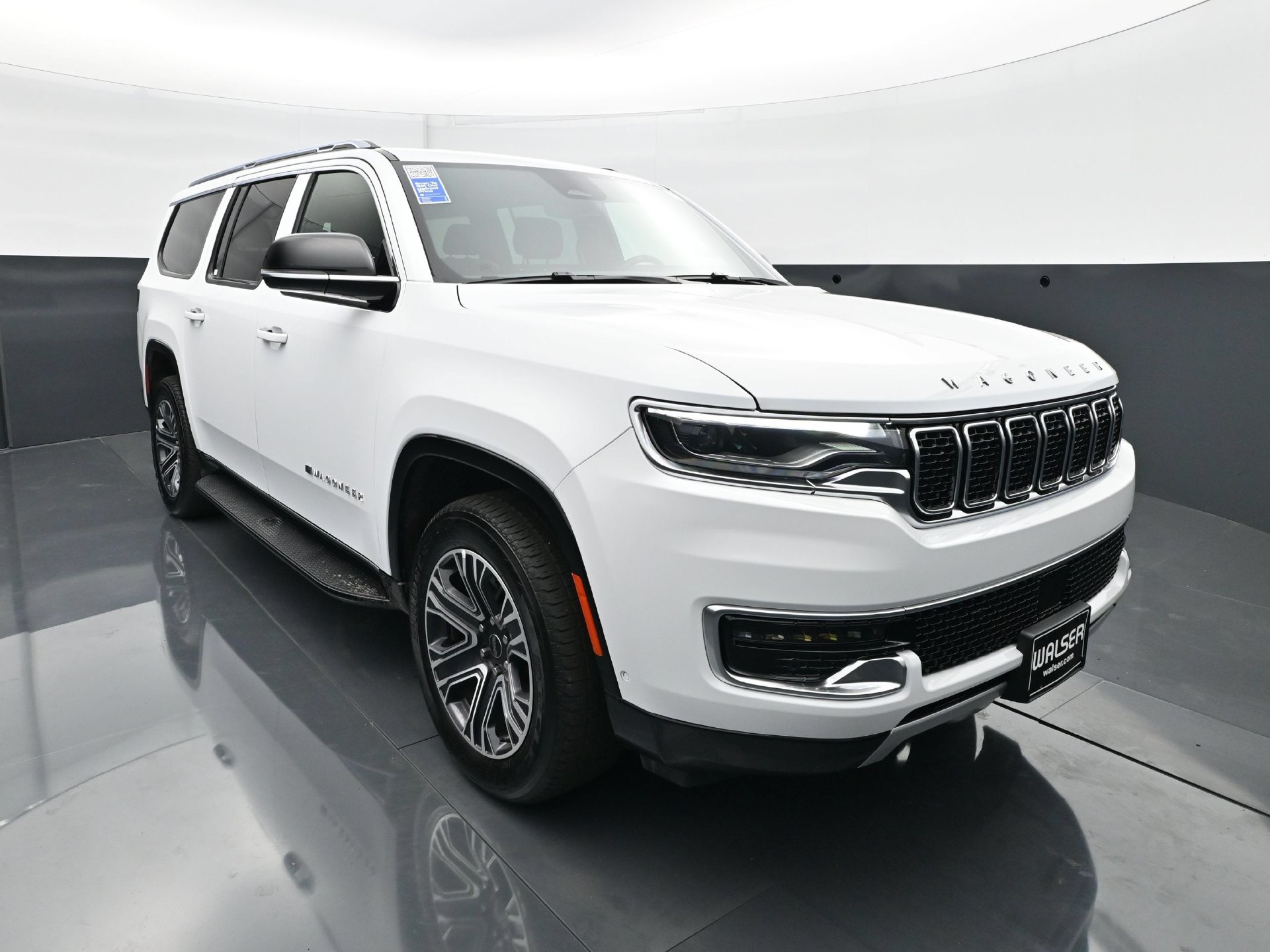 Used 2025 Jeep Wagoneer L Series II w/ 8-pass Seating Package AWD/4WD image 11