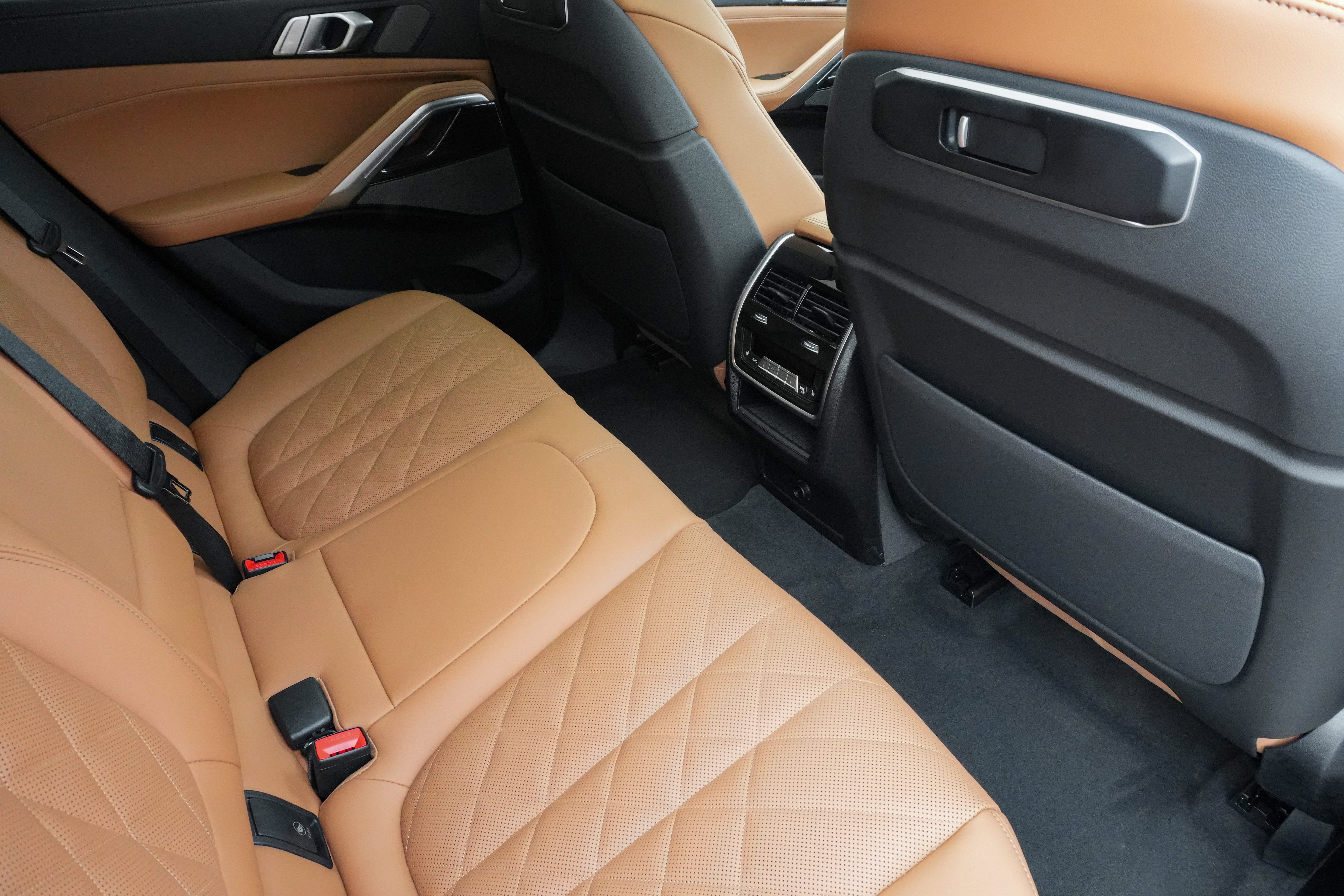 Certified 2026 BMW X6 xDrive40i AWD/4WD image 38