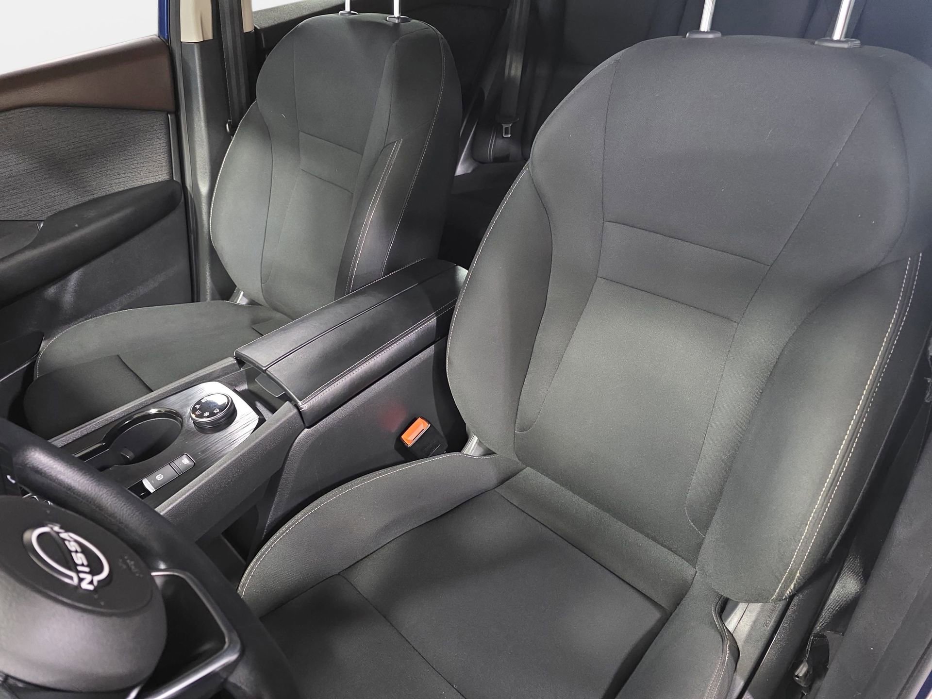 Used 2023 Nissan Rogue S image 14