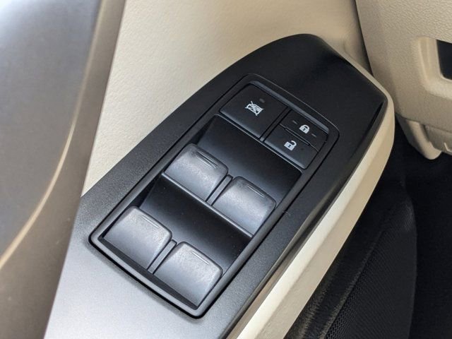 Used 2023 Lexus GX 460 Premium w/ Accessory Package AWD/4WD image 25